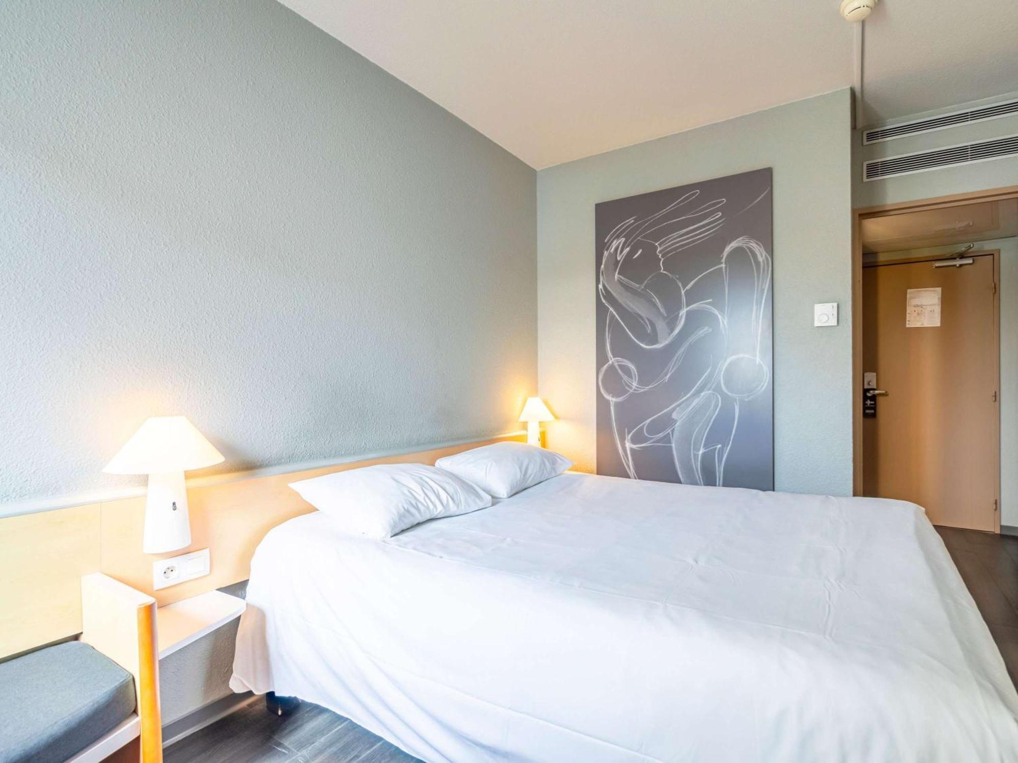 Ibis Centre Hotel Bayona
