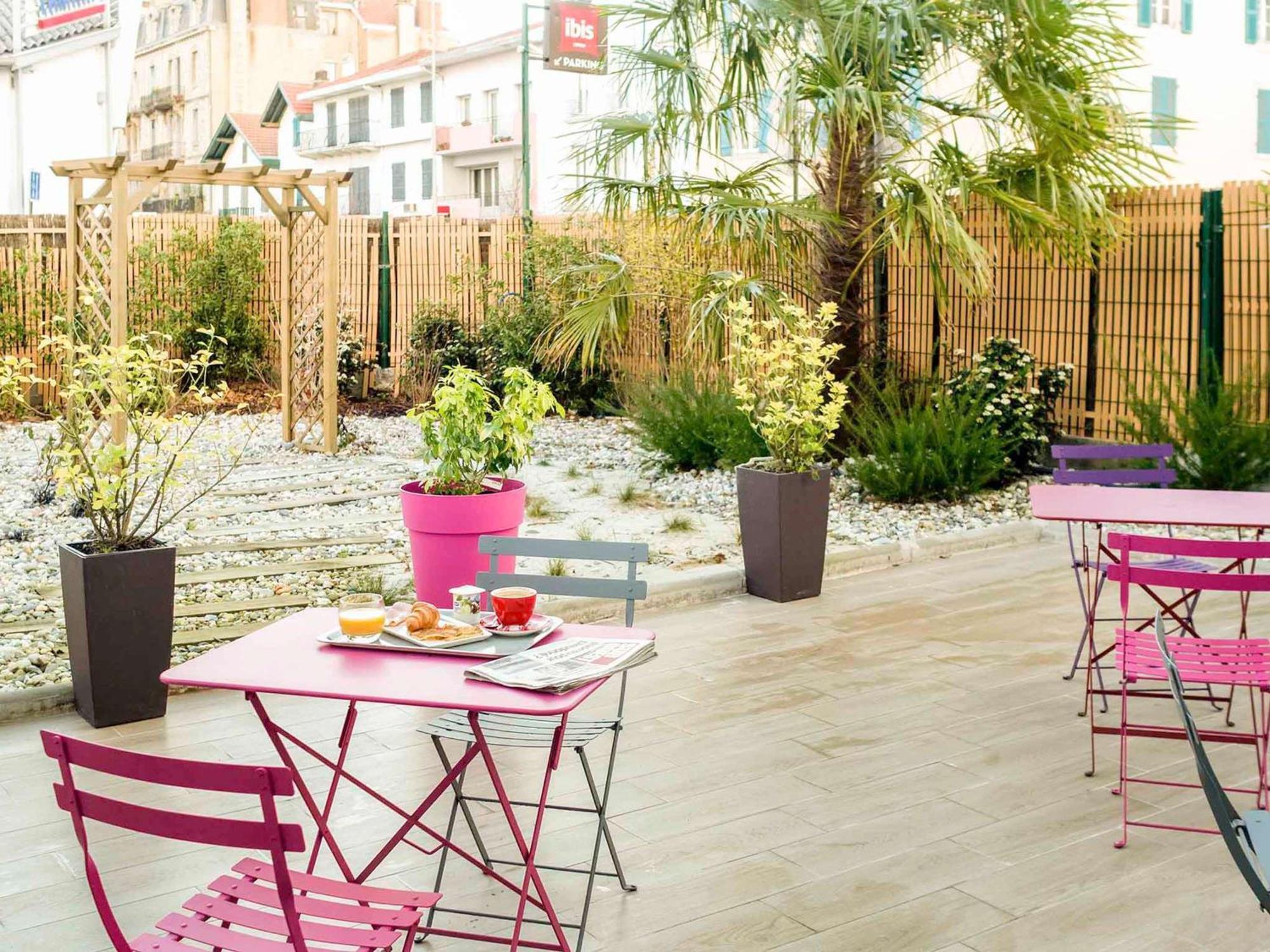 Ibis Centre Hotel 3*